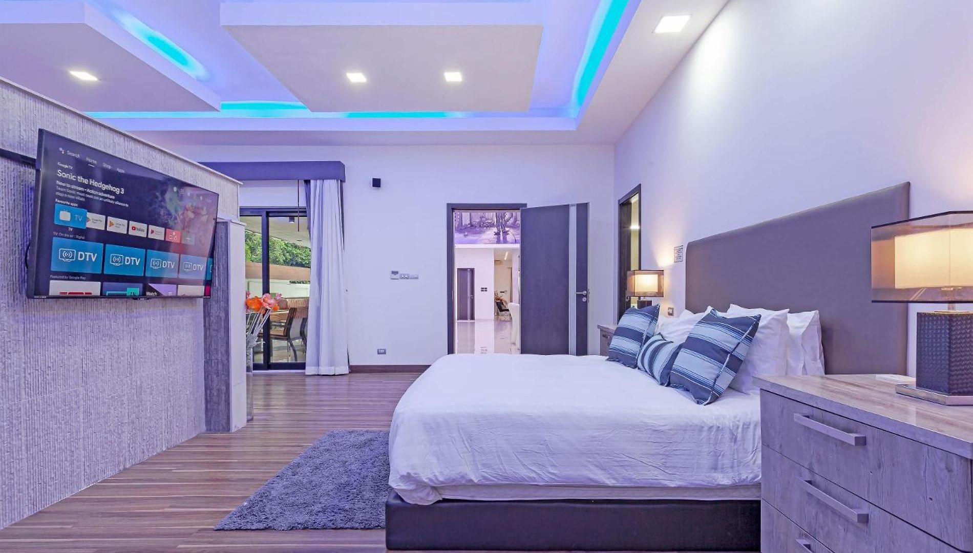 Villa Pratumnak Hill Pool 4br Luxury Estate
