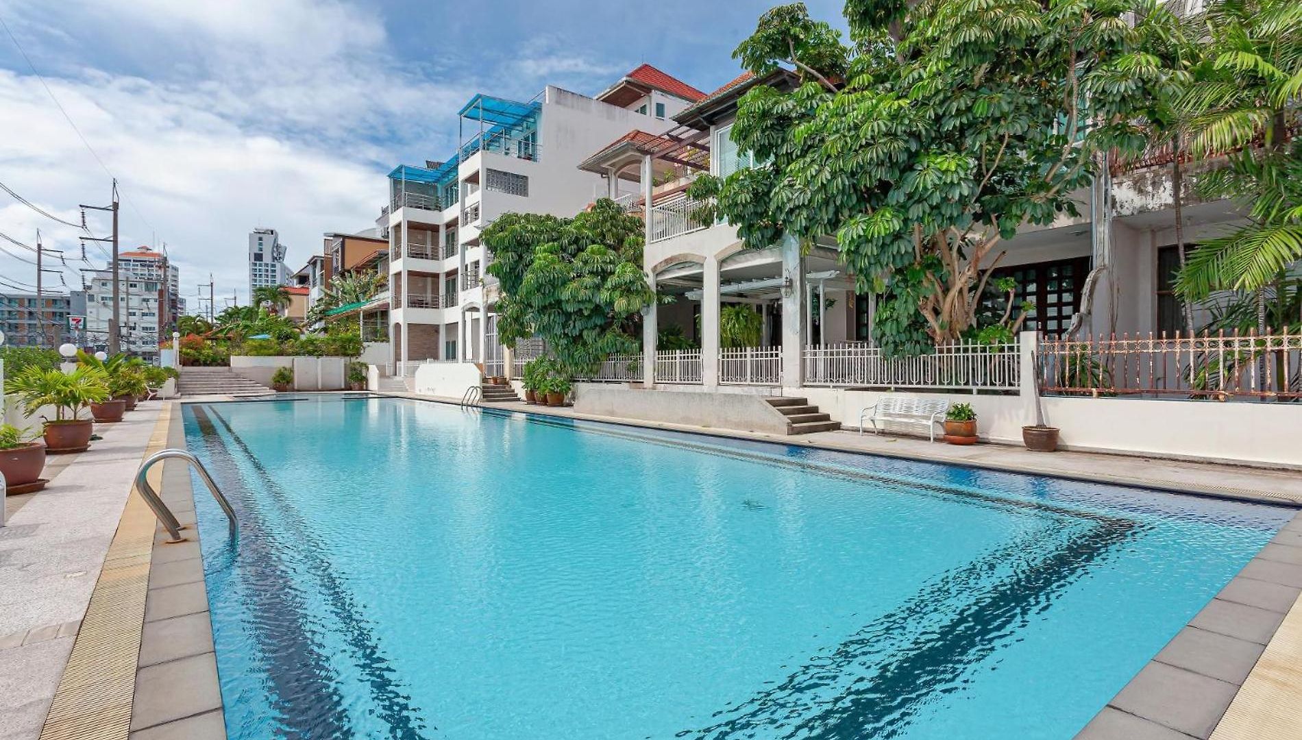 Pratumnak Hill Penthouse 2br Sea View *
