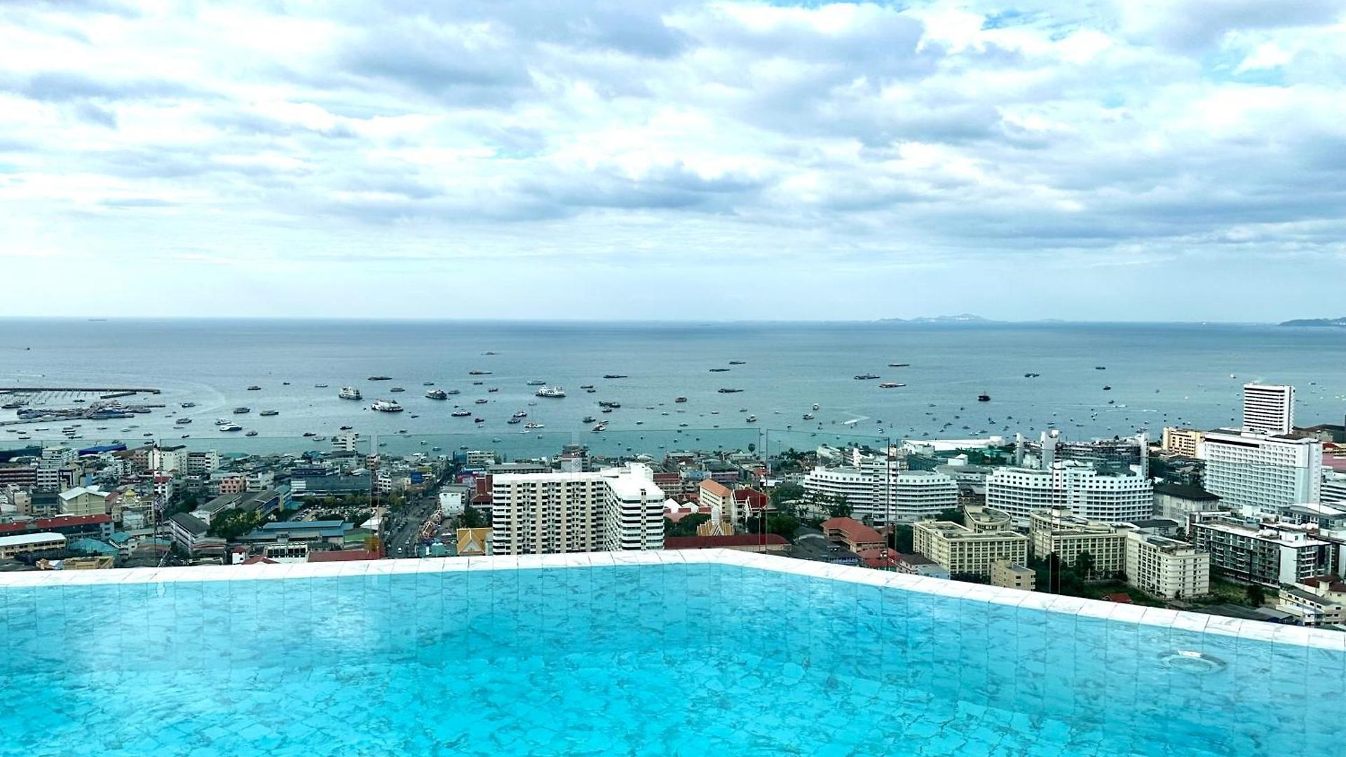 Apartment 市中心高端公寓arcadia Millennium Tower Pattaya