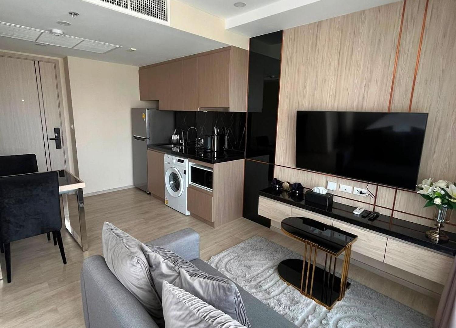 The Panora - Washing Machine Apartment