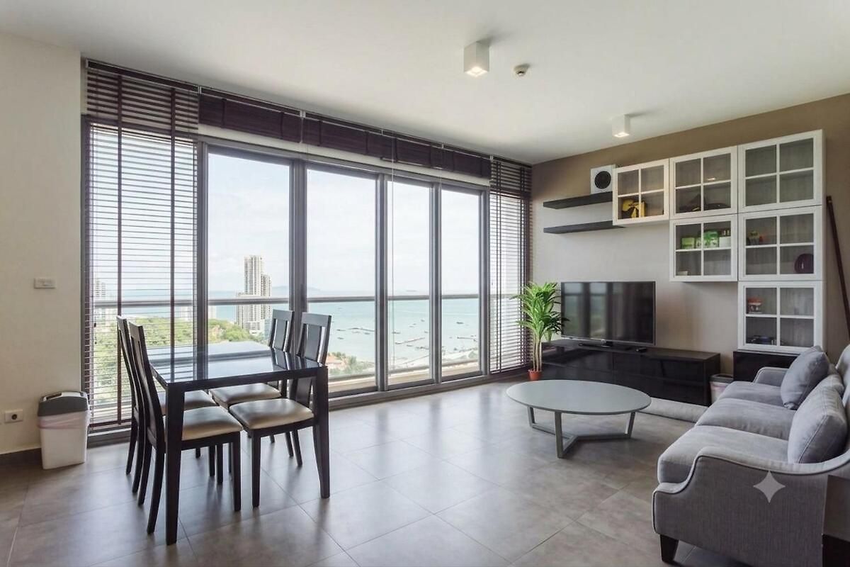 2 Bedroom High Floor Sea View Unit * Pattaya