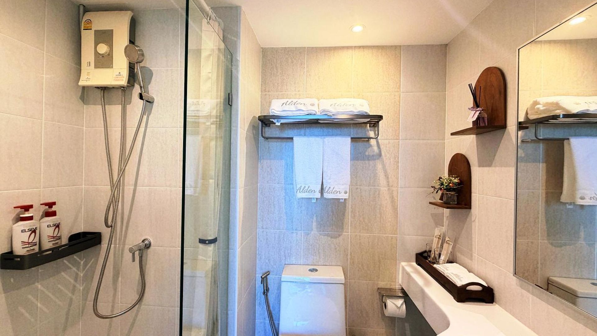 Apartment 市中心豪华海景落日公寓 高端泰式柚木家具 近terminal 21 Wongamat海滩 Pattaya