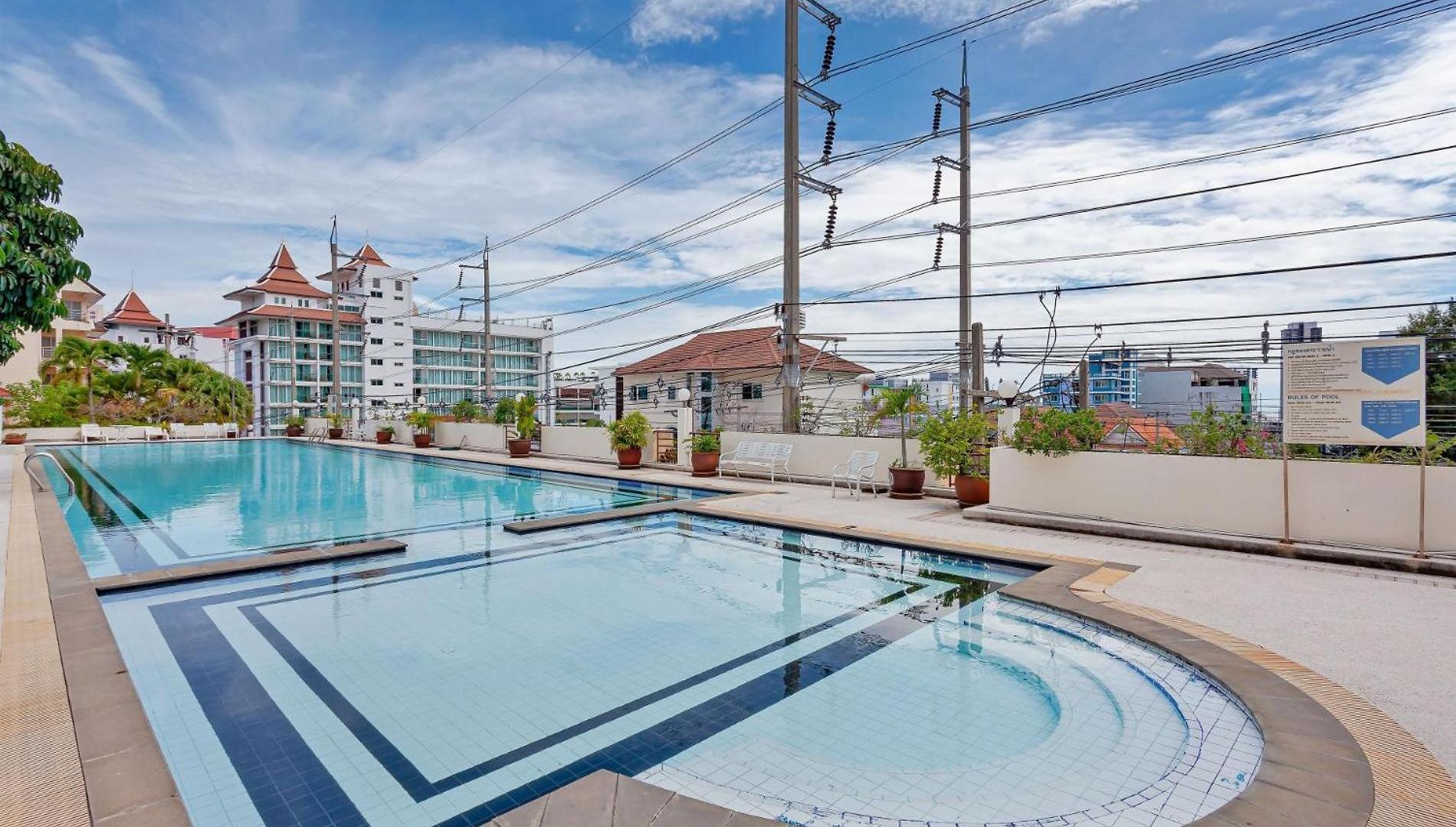 Pratumnak Hill Penthouse 2br Sea View Apartment *