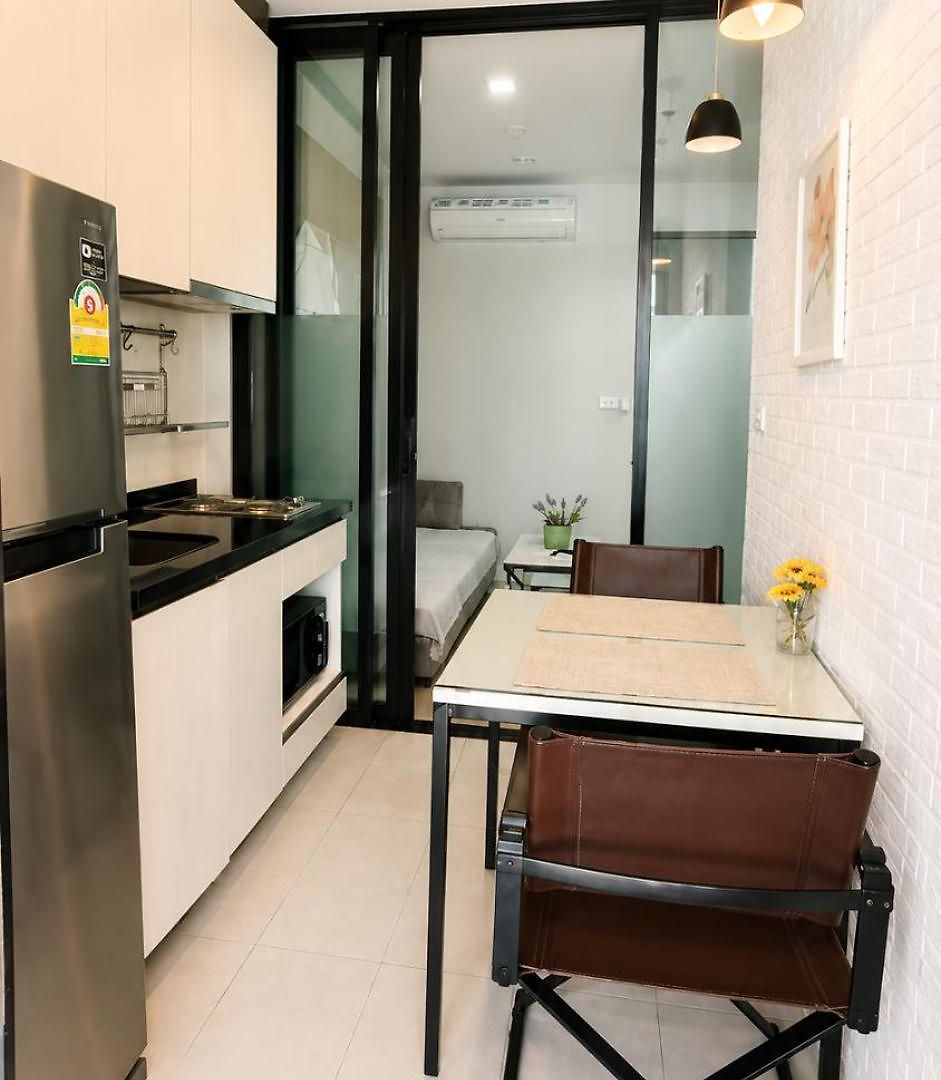 With Rooftop Pool At Excellent Location Apartment *