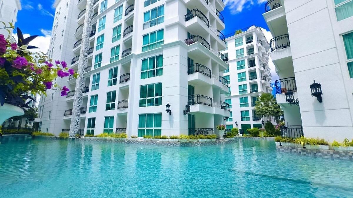 Olympus Garden Pool View Pattaya