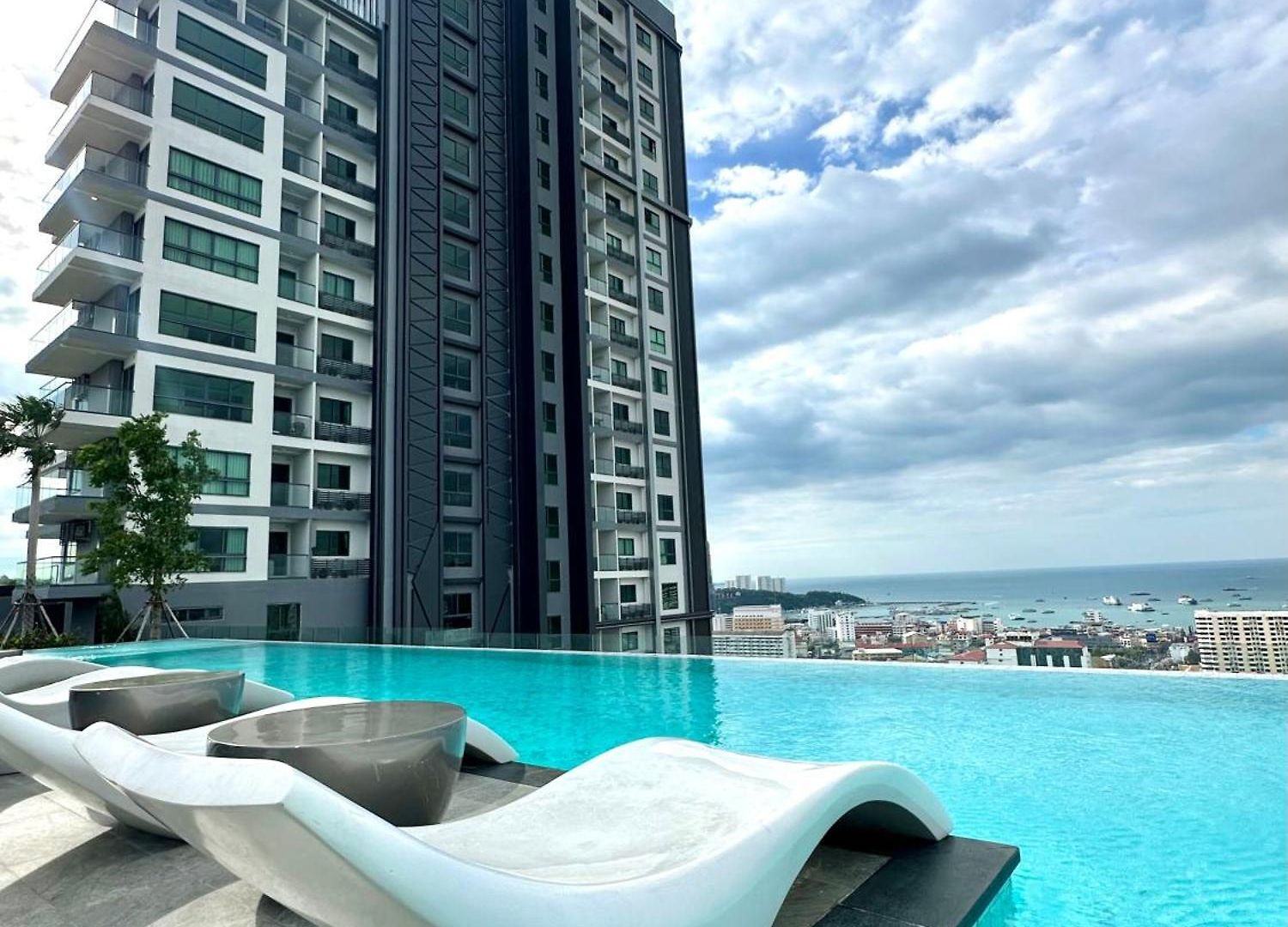 市中心高端公寓arcadia Millennium Tower Apartment Pattaya