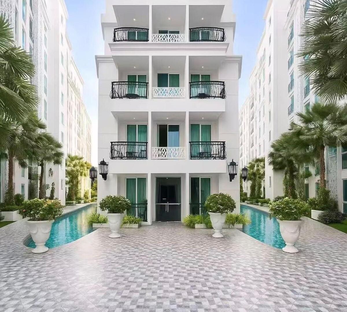 Olympus Garden Pool View Apartment Pattaya