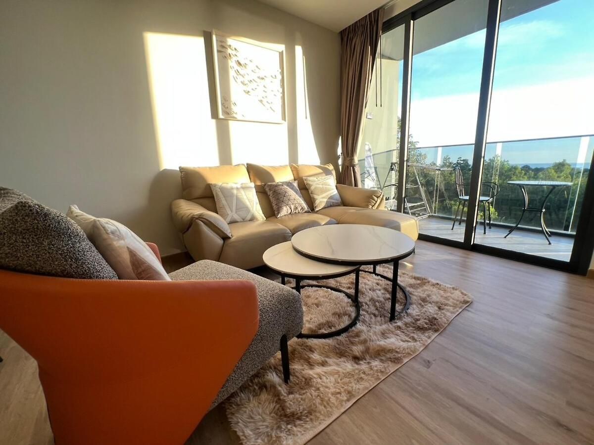 2 Bed Rare Unit With Bath Tub Sea View Apartment *