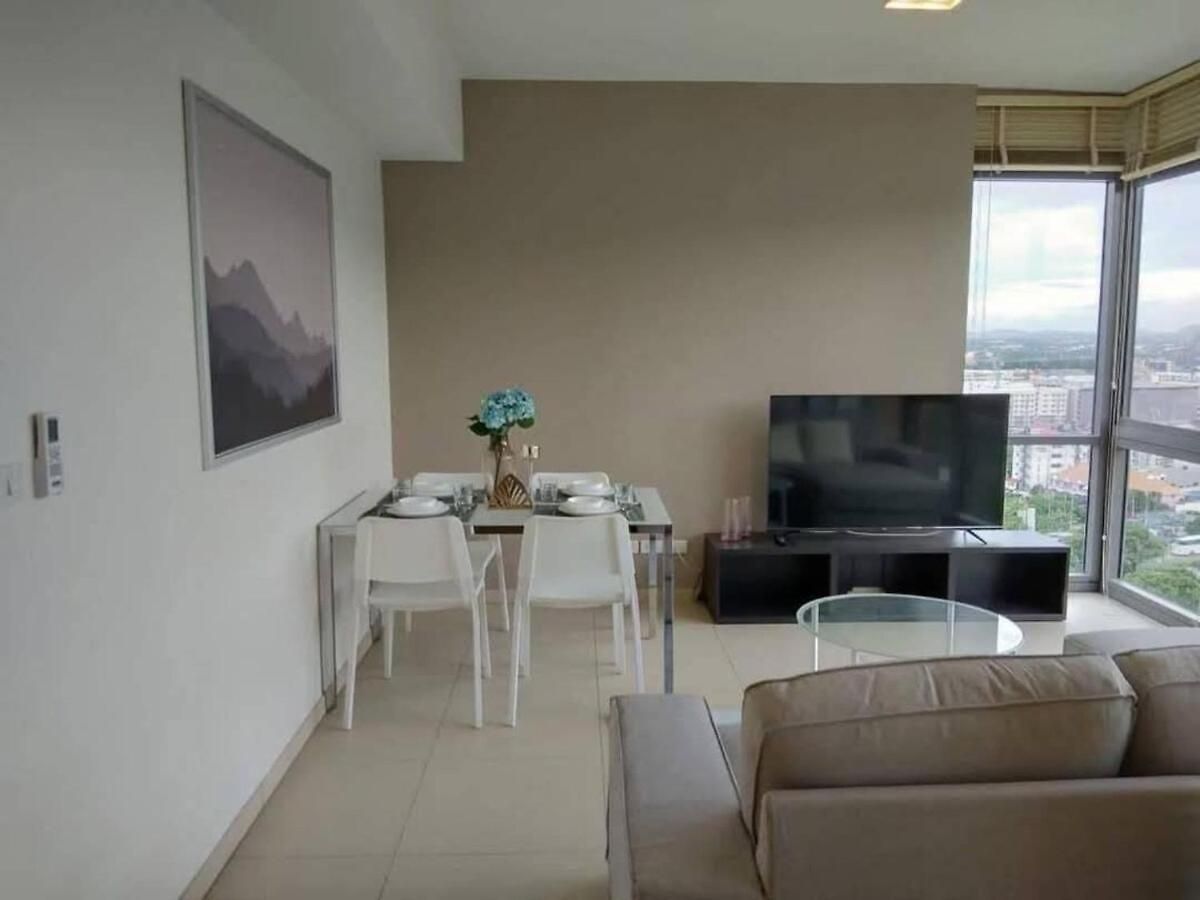 Large High Floor, Pool Great Location * Pattaya