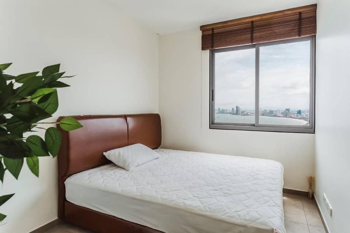 Apartment 2 Bedroom High Floor Sea View Unit