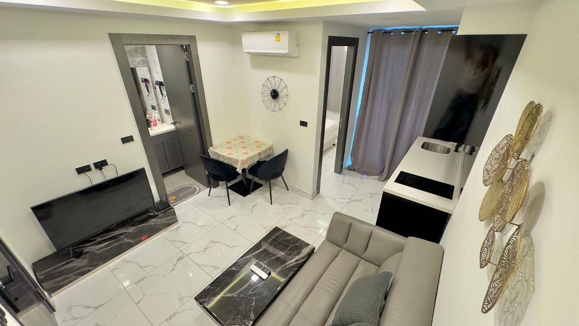 Arcadia Millennium Tower Apartment *