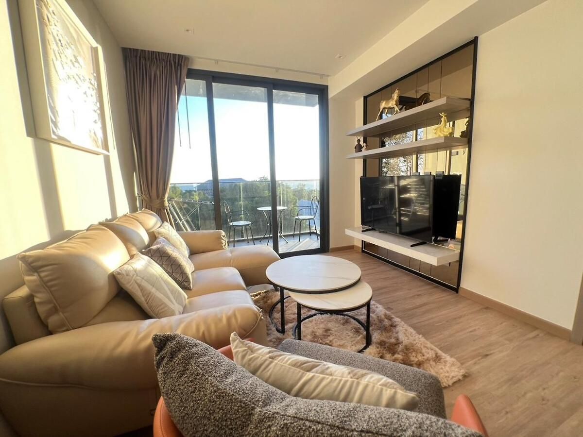 2 Bed Rare Unit With Bath Tub Sea View *