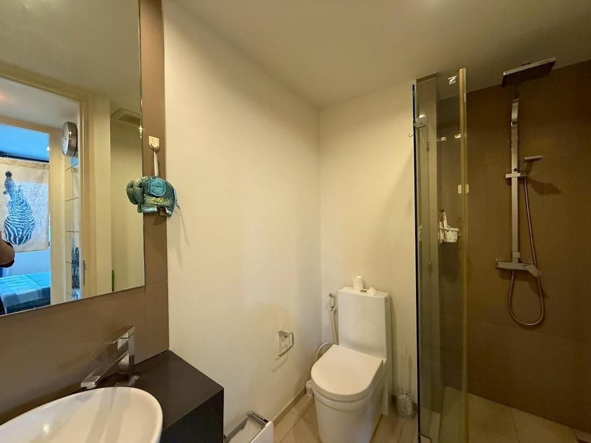 2 Bedroom High Floor Sea View Unit Apartment