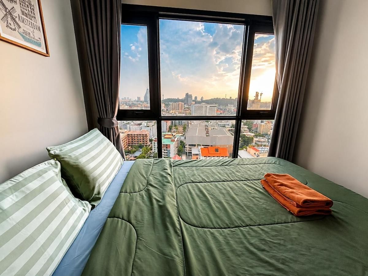 Sea View 2 Bed Good Location Apartment Pattaya