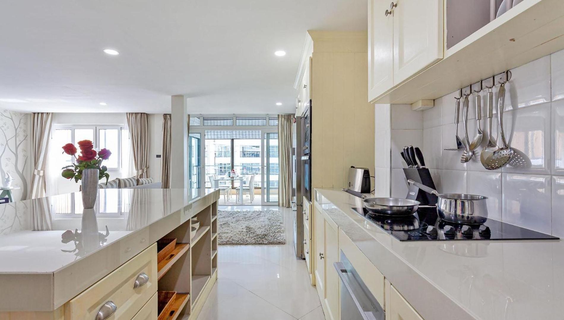 Pratumnak Hill Penthouse 2br Sea View Apartment *