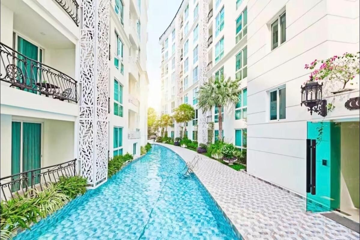Olympus Garden Pool View * Pattaya