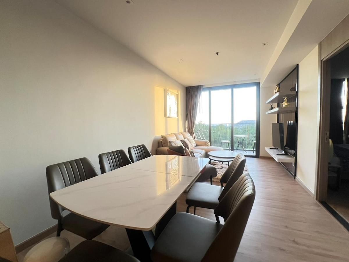 Apartment 2 Bed Rare Unit With Bath Tub Sea View *