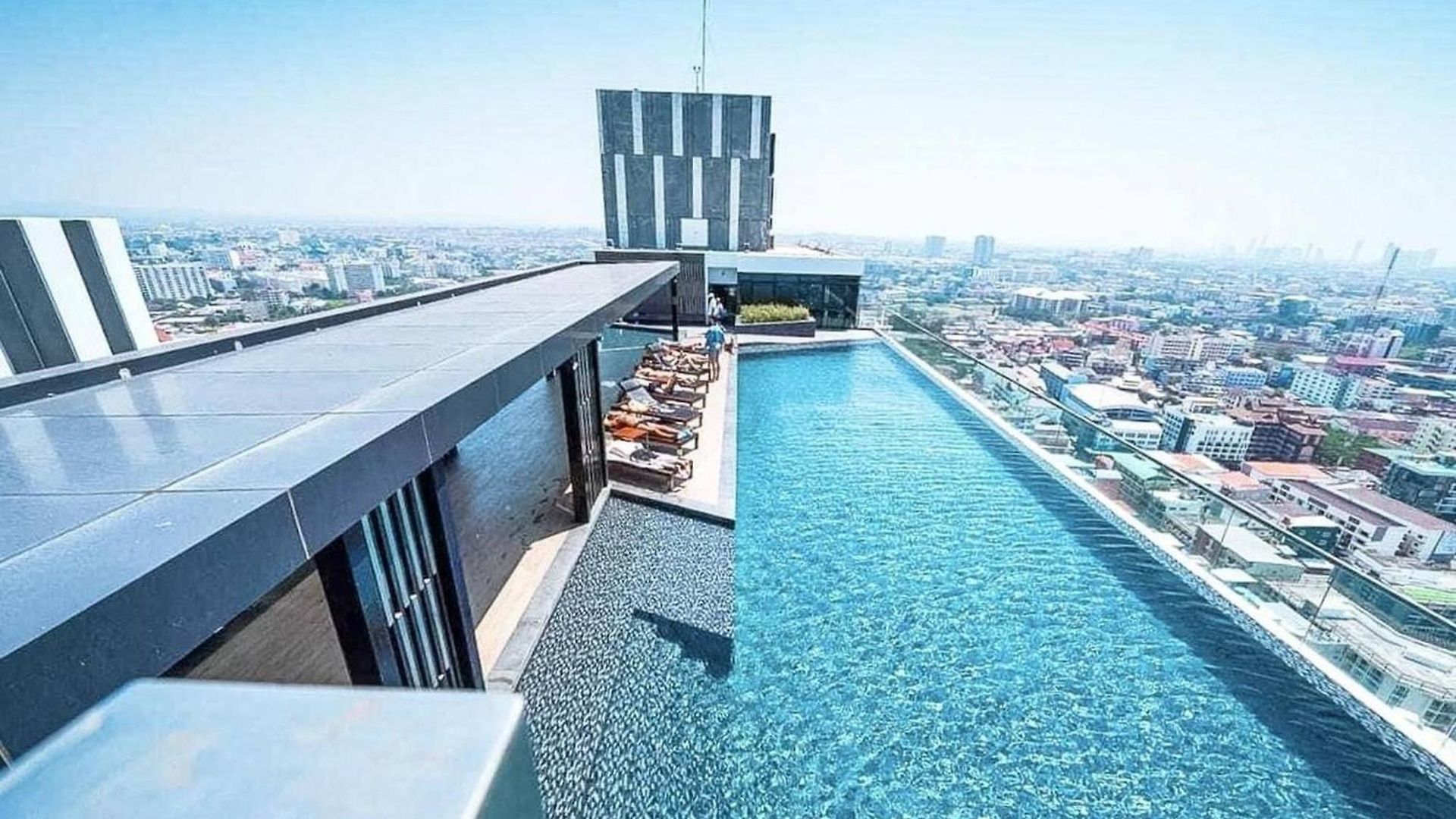 Sea View 2 Bed Excellent Location Apartment *
