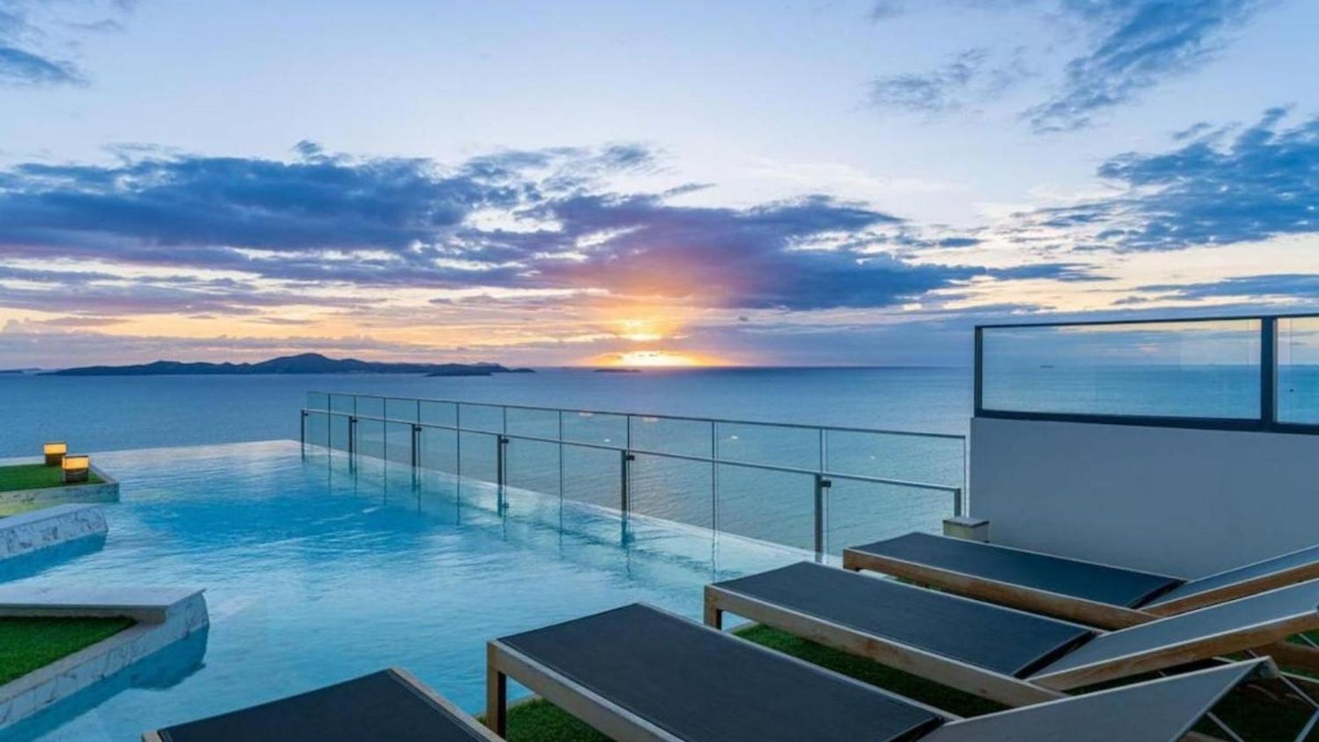 Sea View Great Location Front *