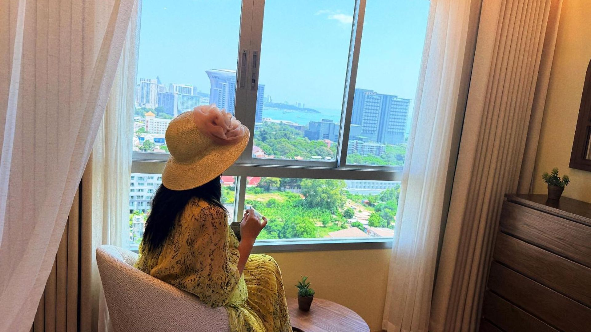 Apartment 市中心豪华海景落日公寓 高端泰式柚木家具 近terminal 21 Wongamat海滩 Pattaya
