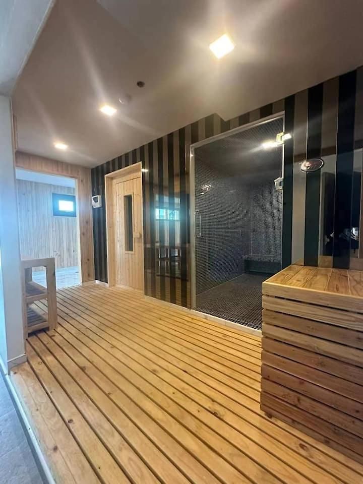 Arcadia Millennium Tower Apartment