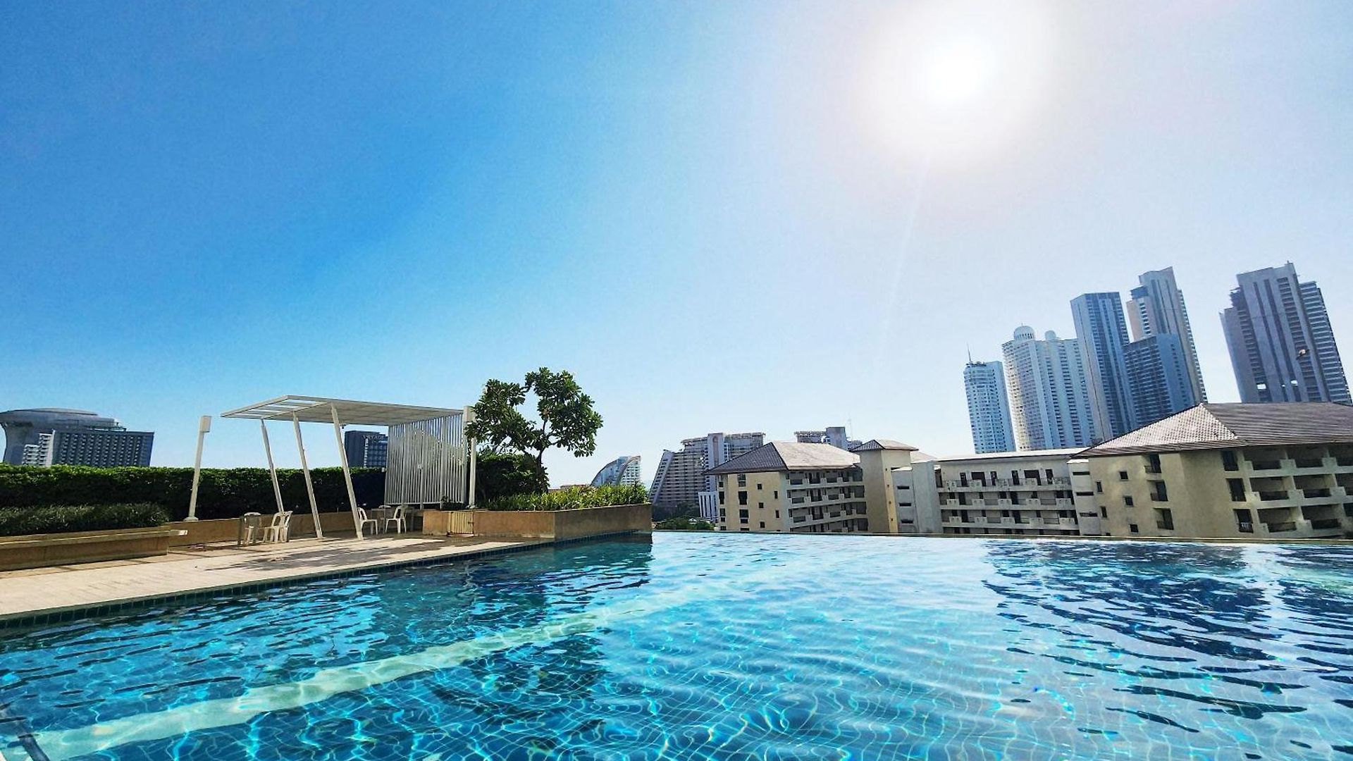 市中心豪华海景落日公寓 高端泰式柚木家具 近terminal 21 Wongamat海滩 Apartment Pattaya