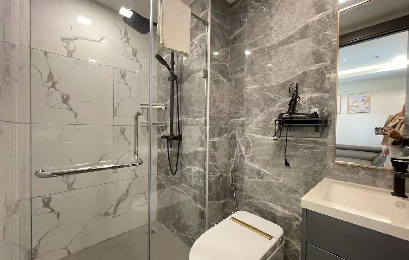 Arcadia Millennium Tower Apartment *