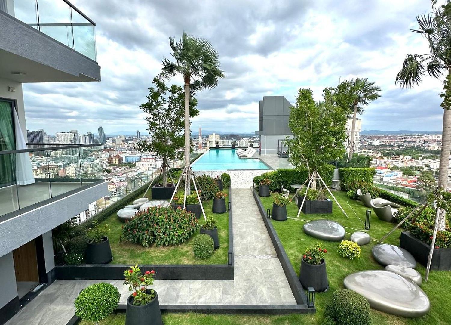 市中心高端公寓arcadia Millennium Tower Apartment Pattaya
