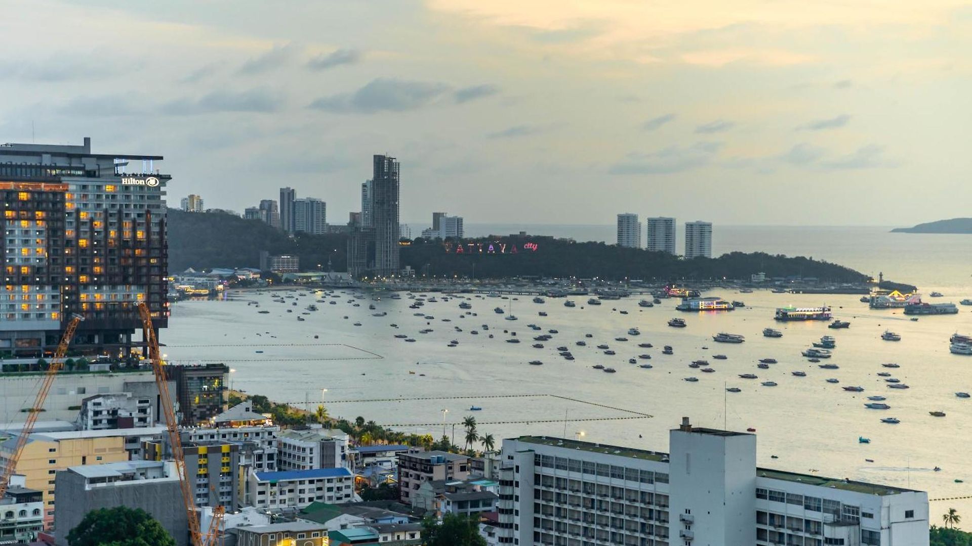 Muxa 市中心海景公寓 无边泳池近海滩