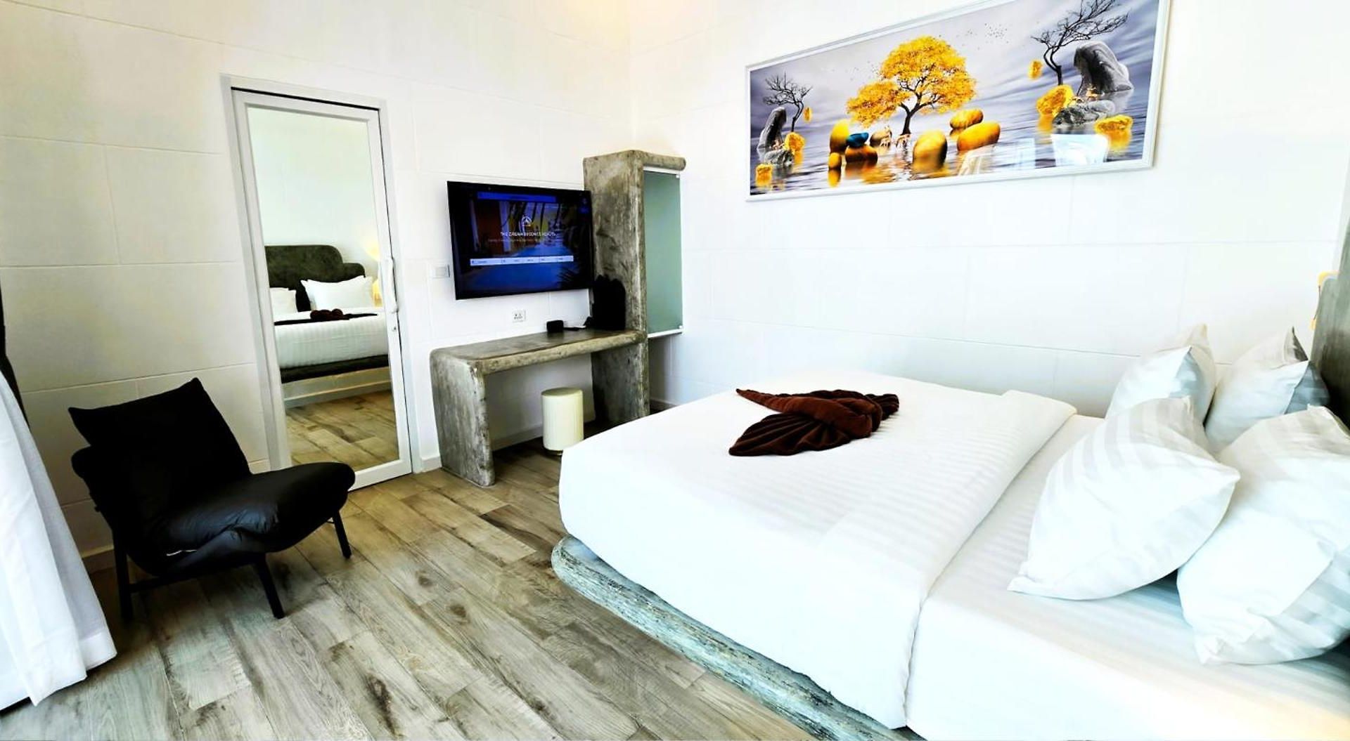 Hotel Land - Only Live Once 5*
