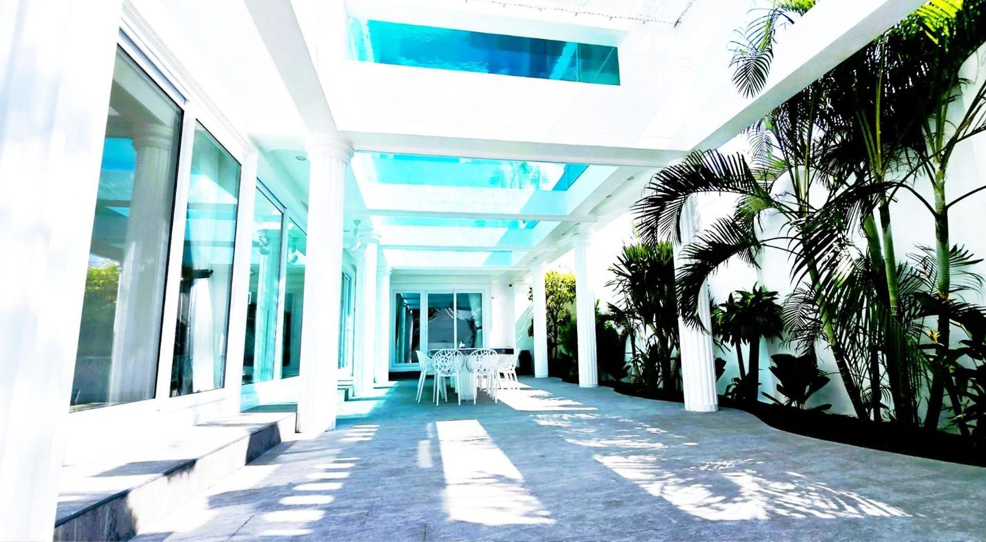 Land - Only Live Once Hotel Pattaya