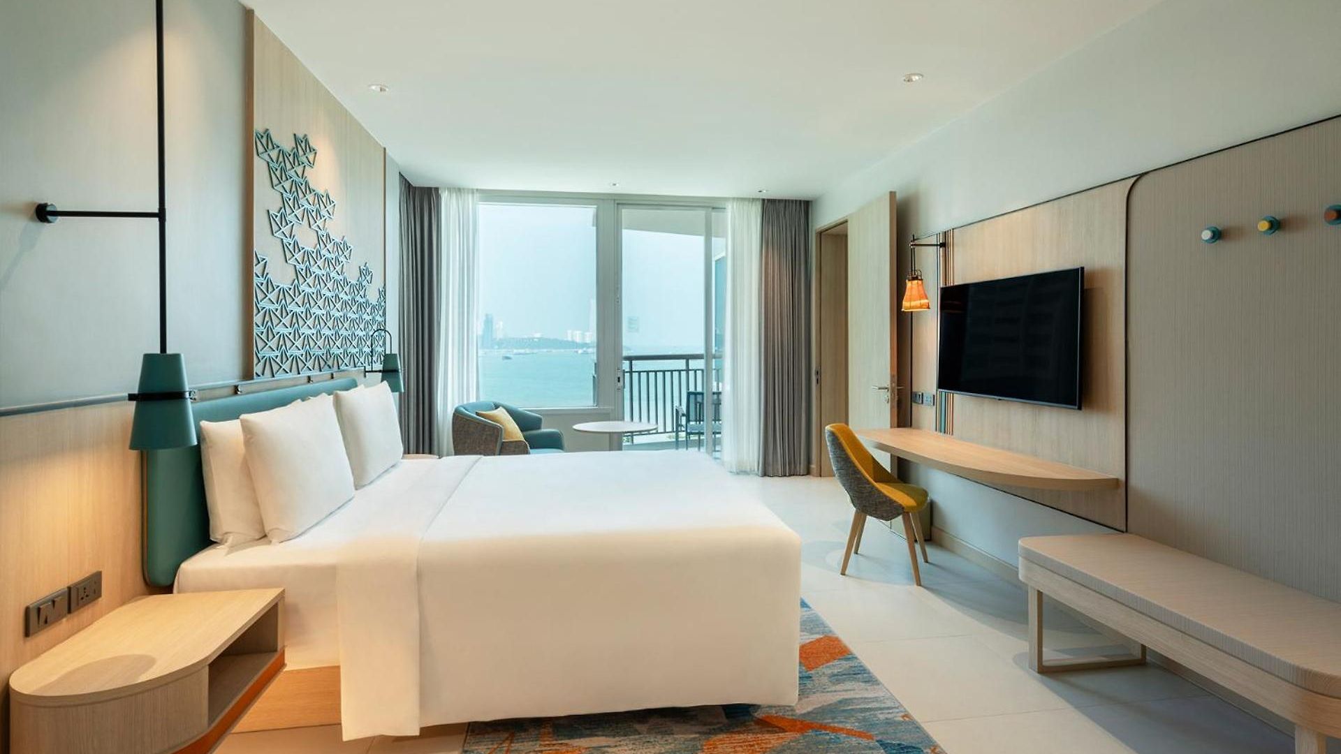 By Ihg