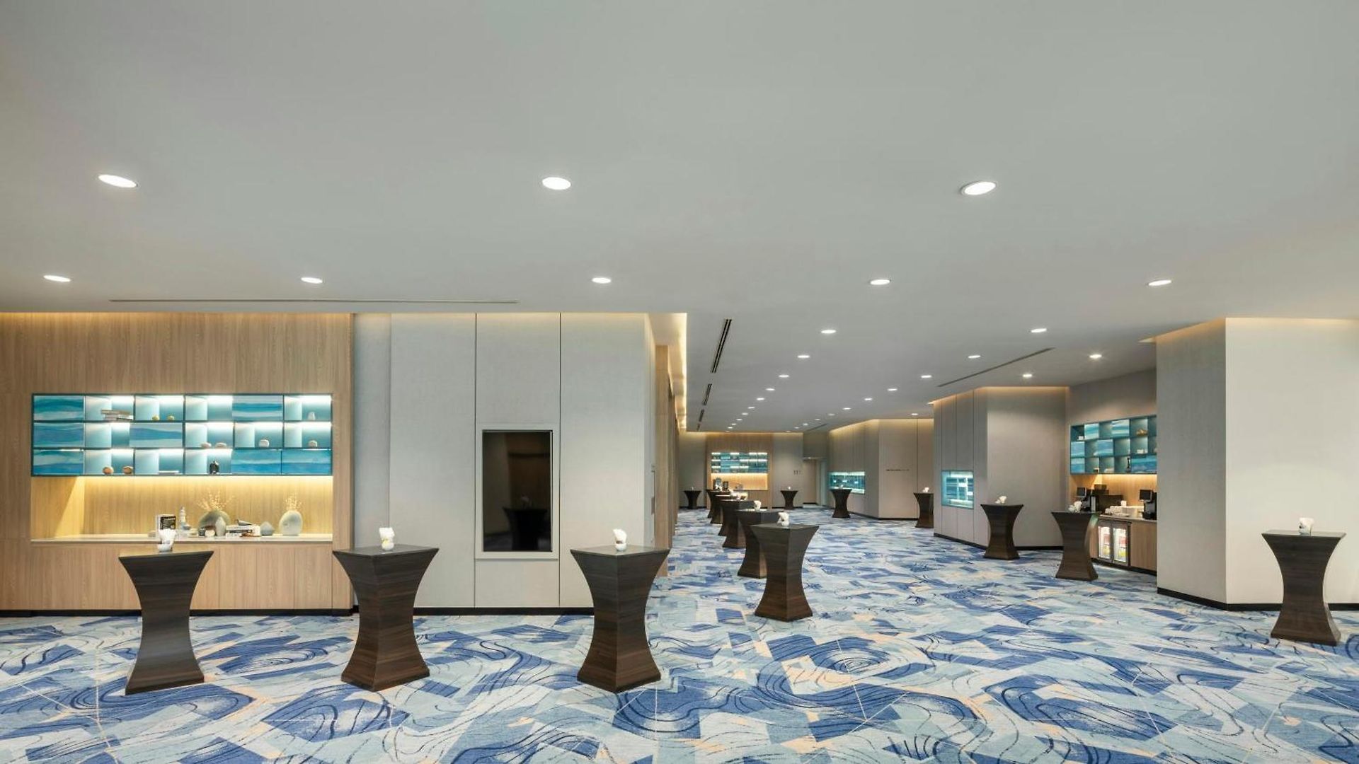 Hotel By Ihg 5*