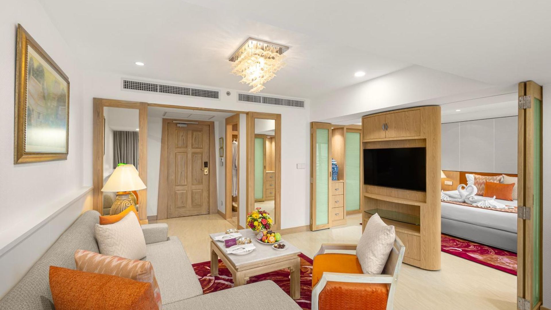 Royal Wing & โรงแรม 5*