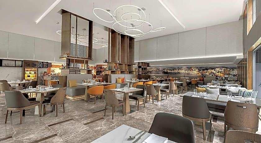 Courtyard By Marriott North 5*