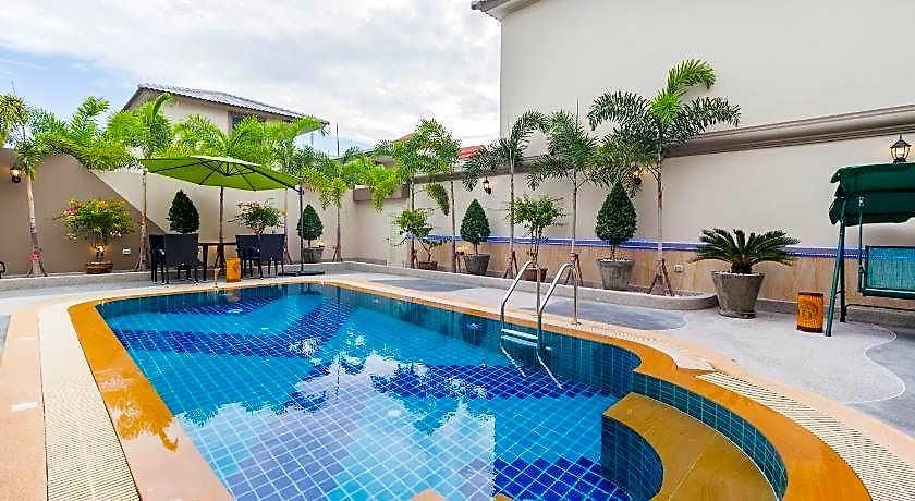 Villa Pool