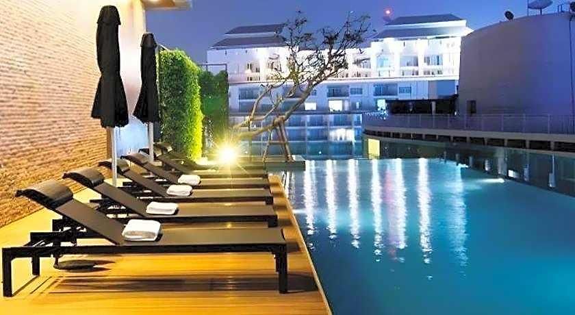 Seven Zea Chic Hotel