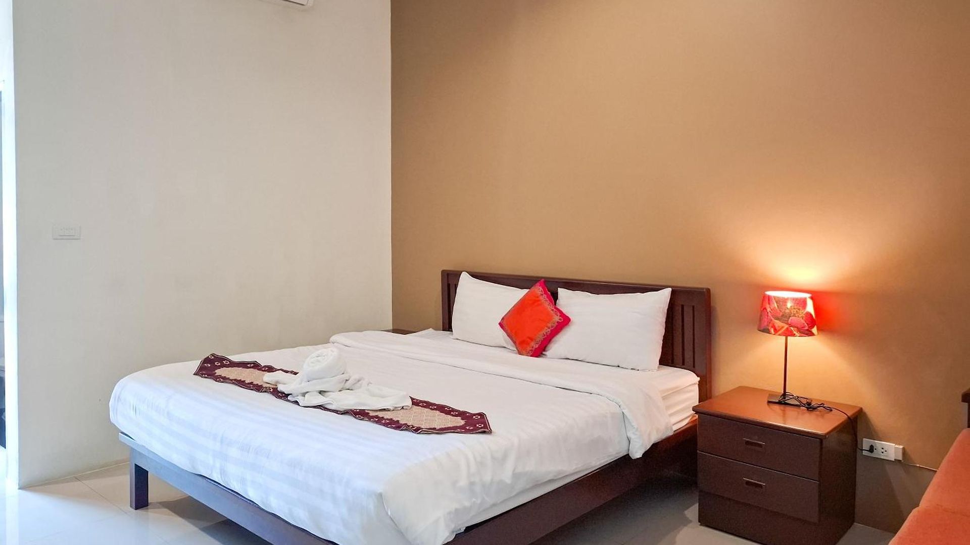 โรงแรม เดอะ ไฮด์อเวย์ เซาท์ พัทยา Pattaya