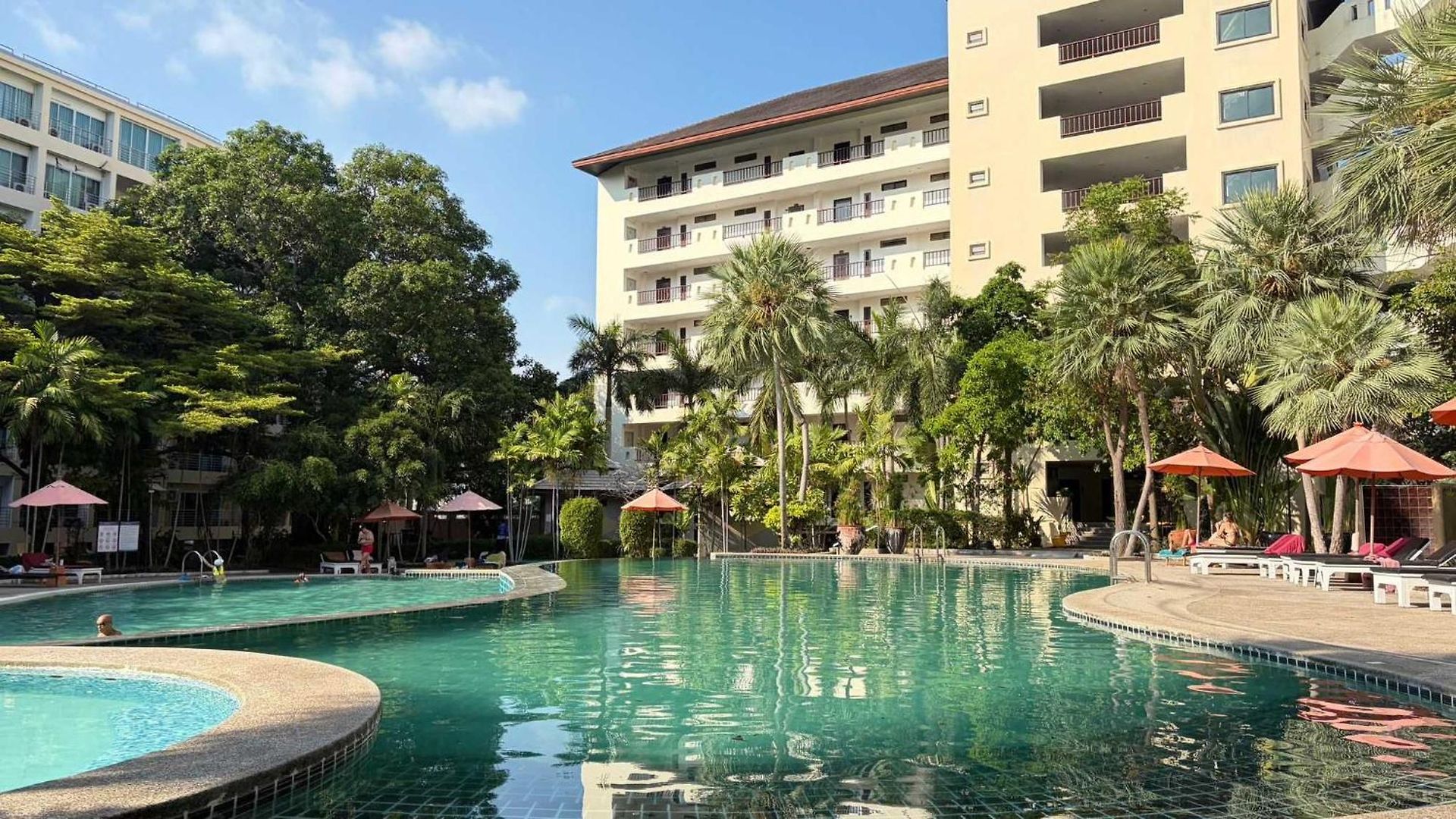 Sunday Wongamat Privacy โรงแรม 4*