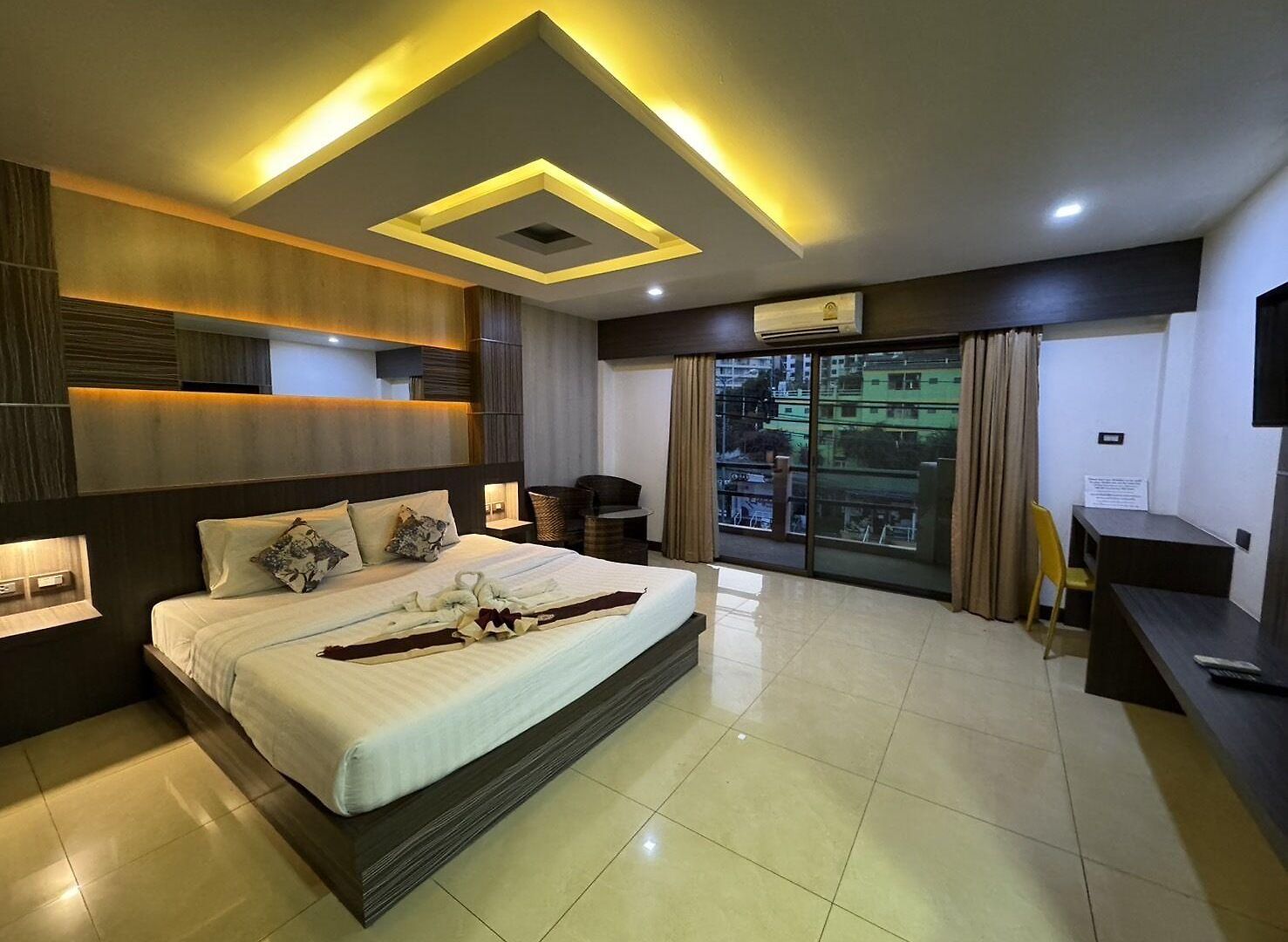 Mr.mac's Place 2*