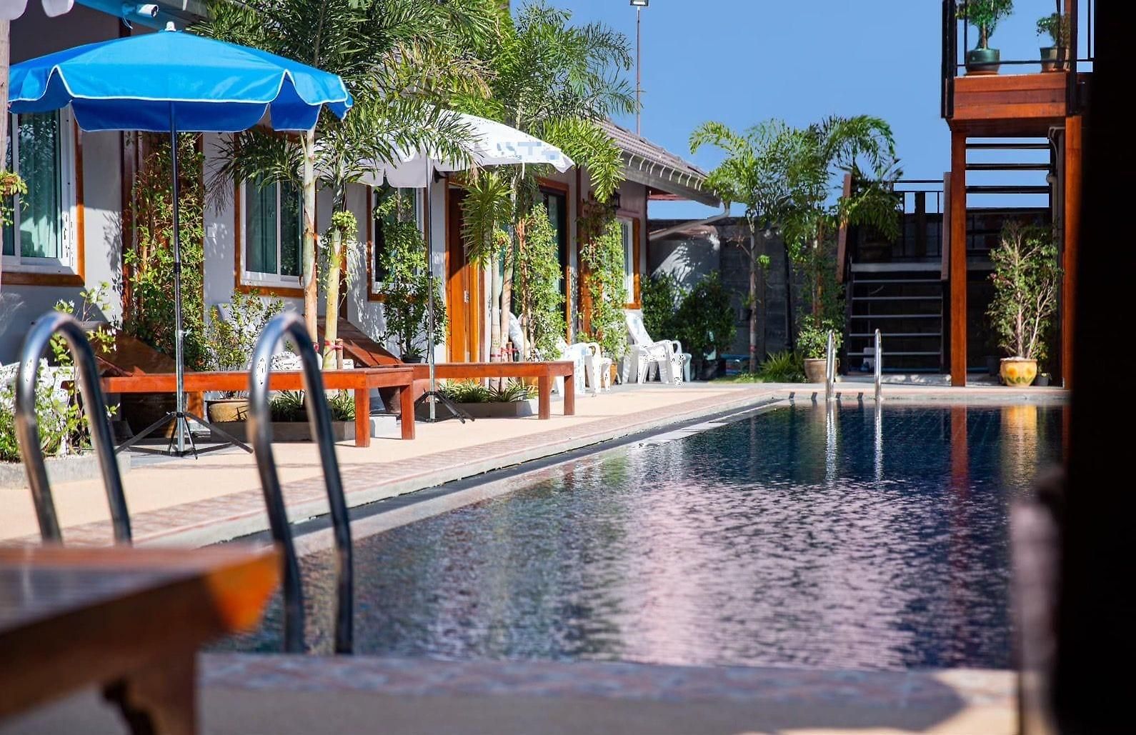 โรงแรม Paradise Land 3*