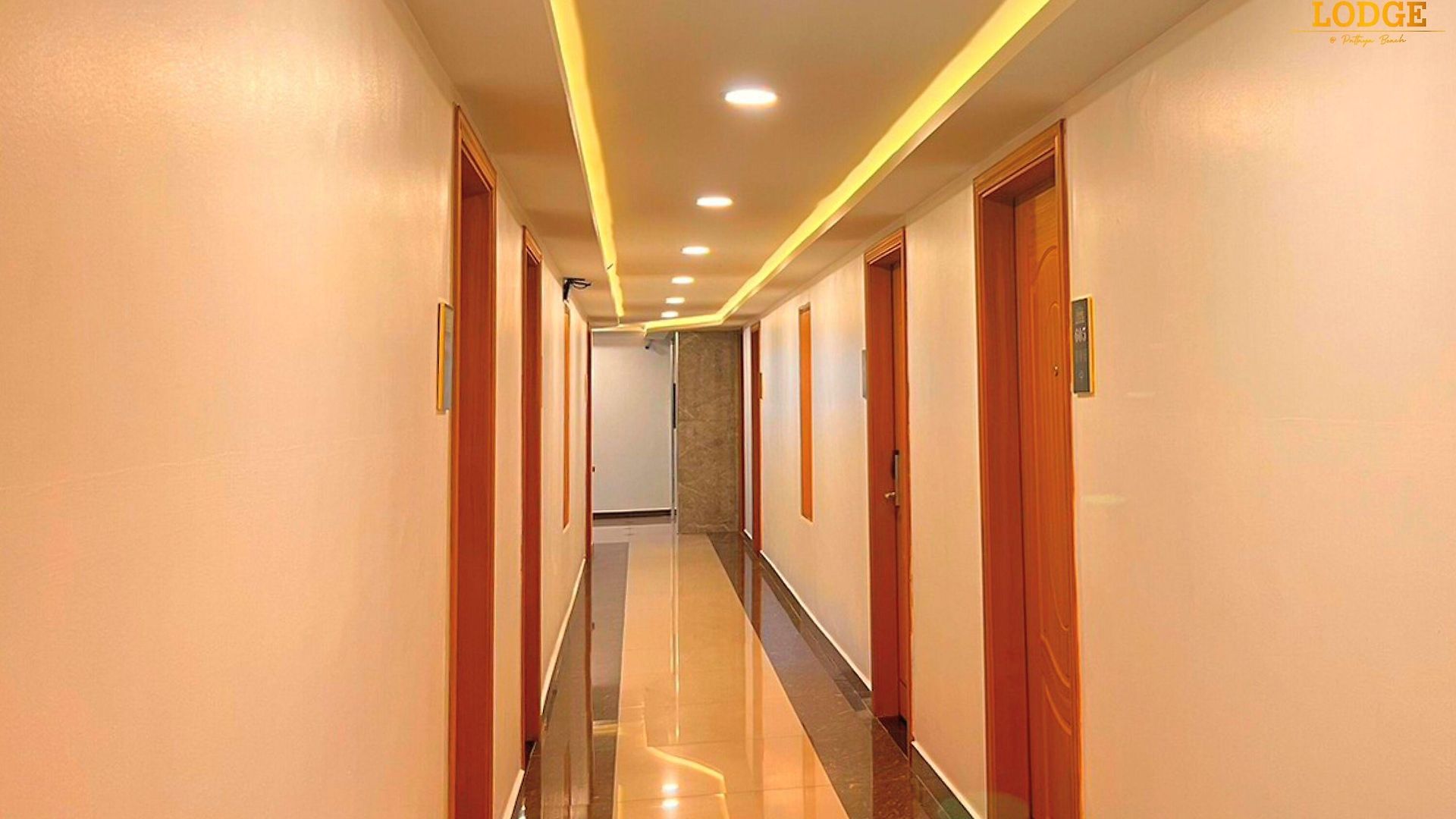 โรงแรม The Grand