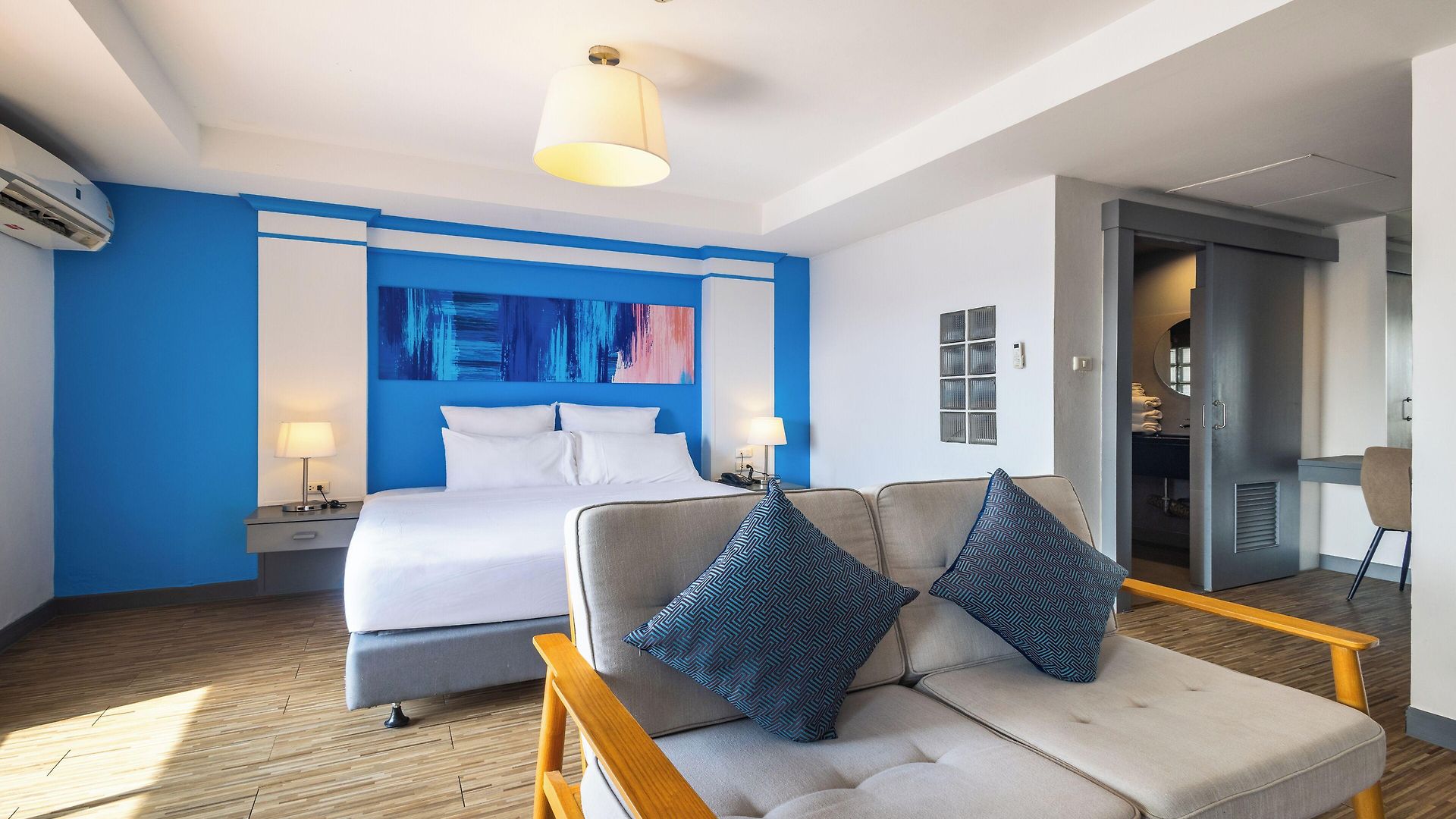 Journeyhub Hotel 4*