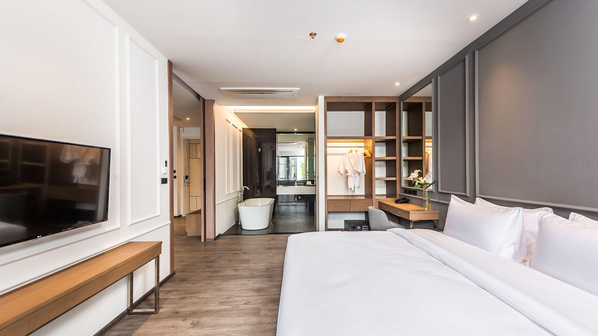 One Patio - Sha Extra โรงแรม Pattaya