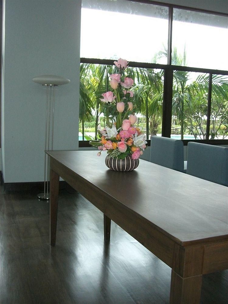 R-con Wongamat โรงแรม Pattaya