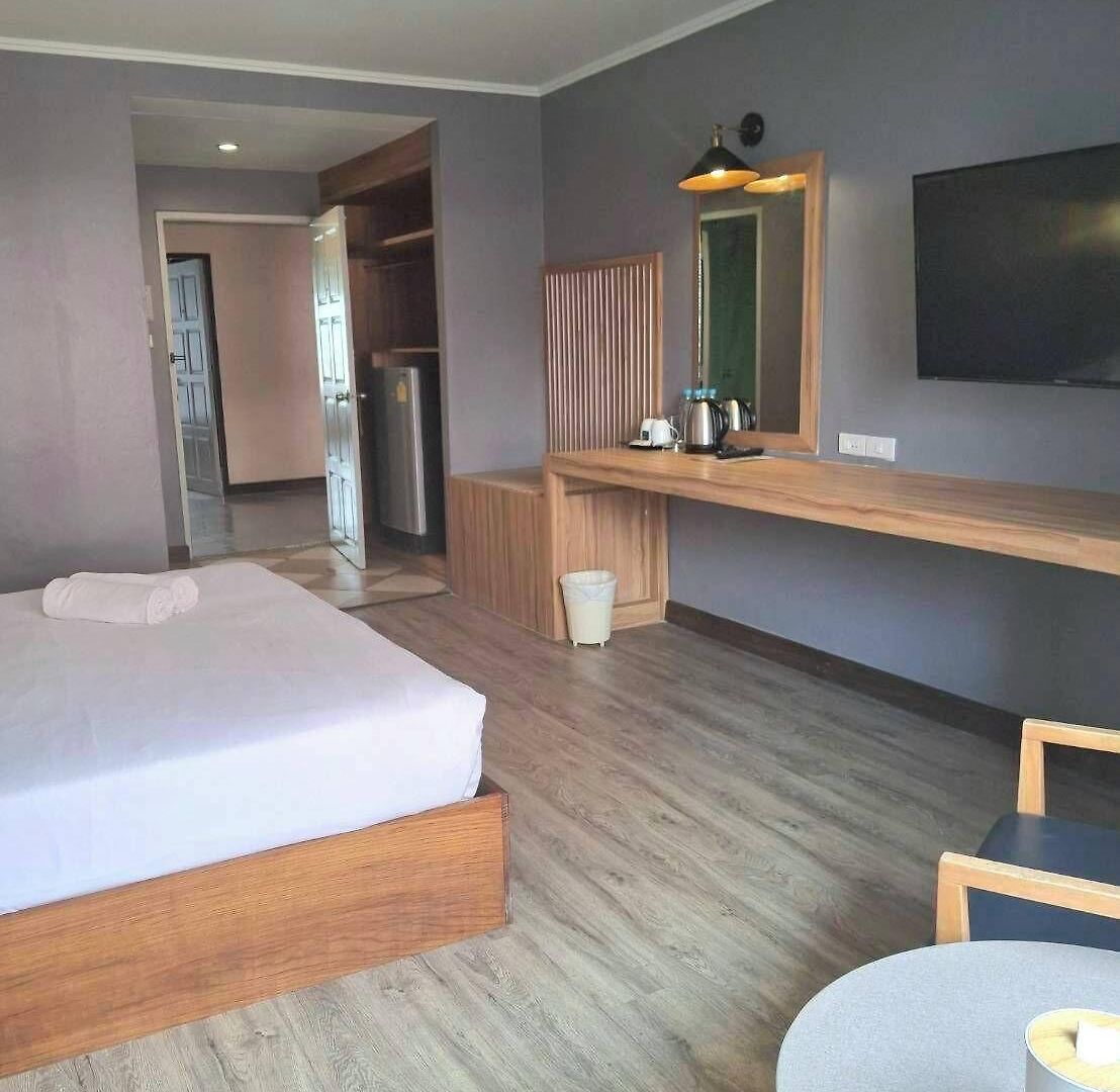 Marine Plaza Hotel