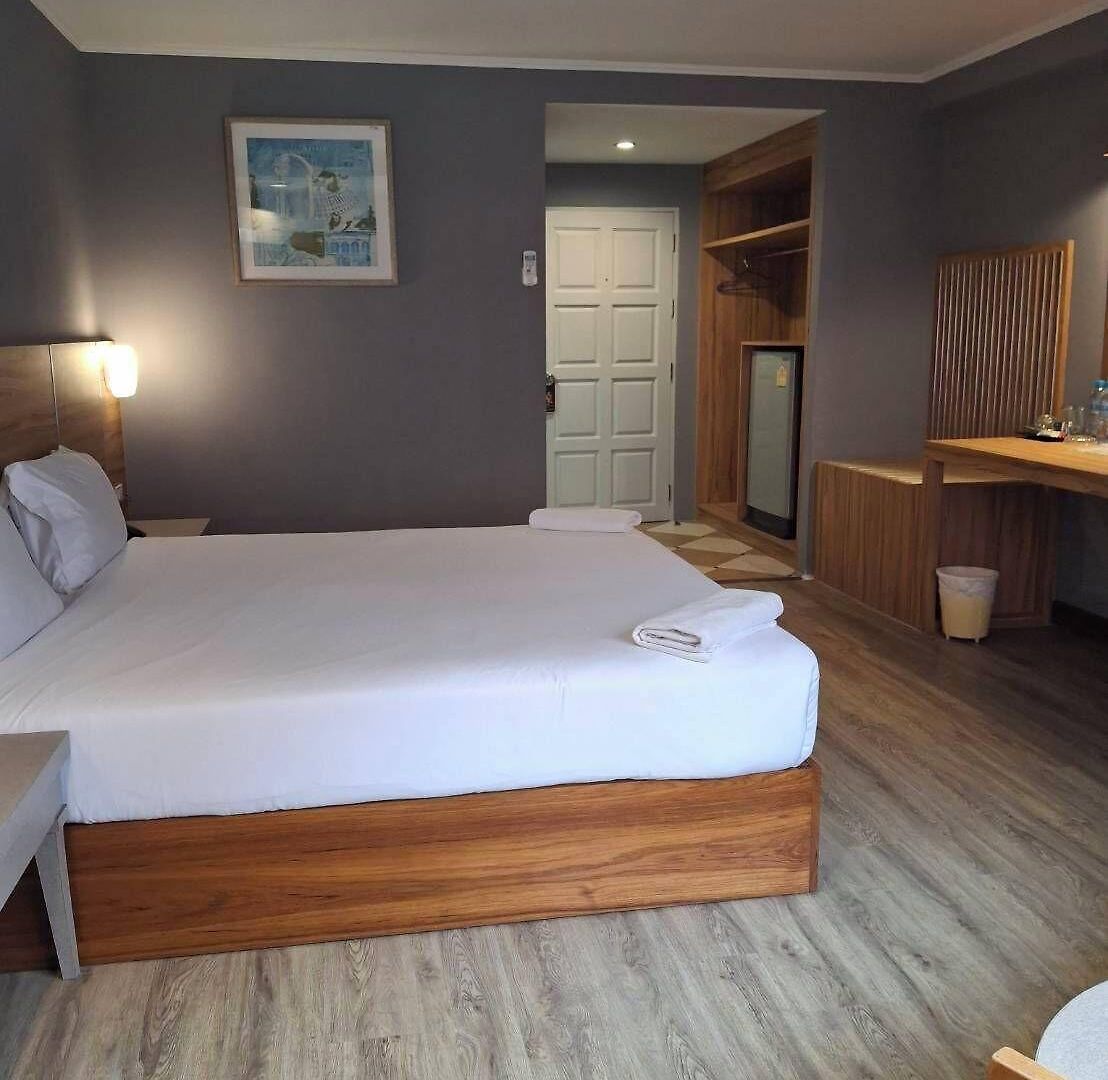 Marine Plaza 3*