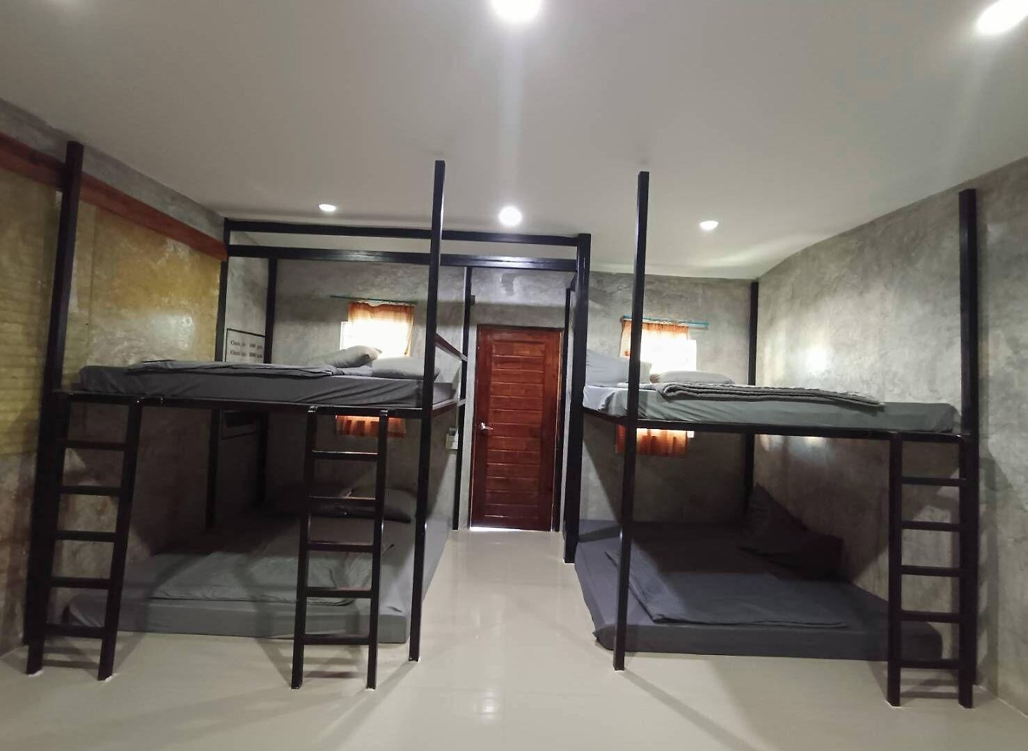 Rakchayanin Koh Larn Pattaya