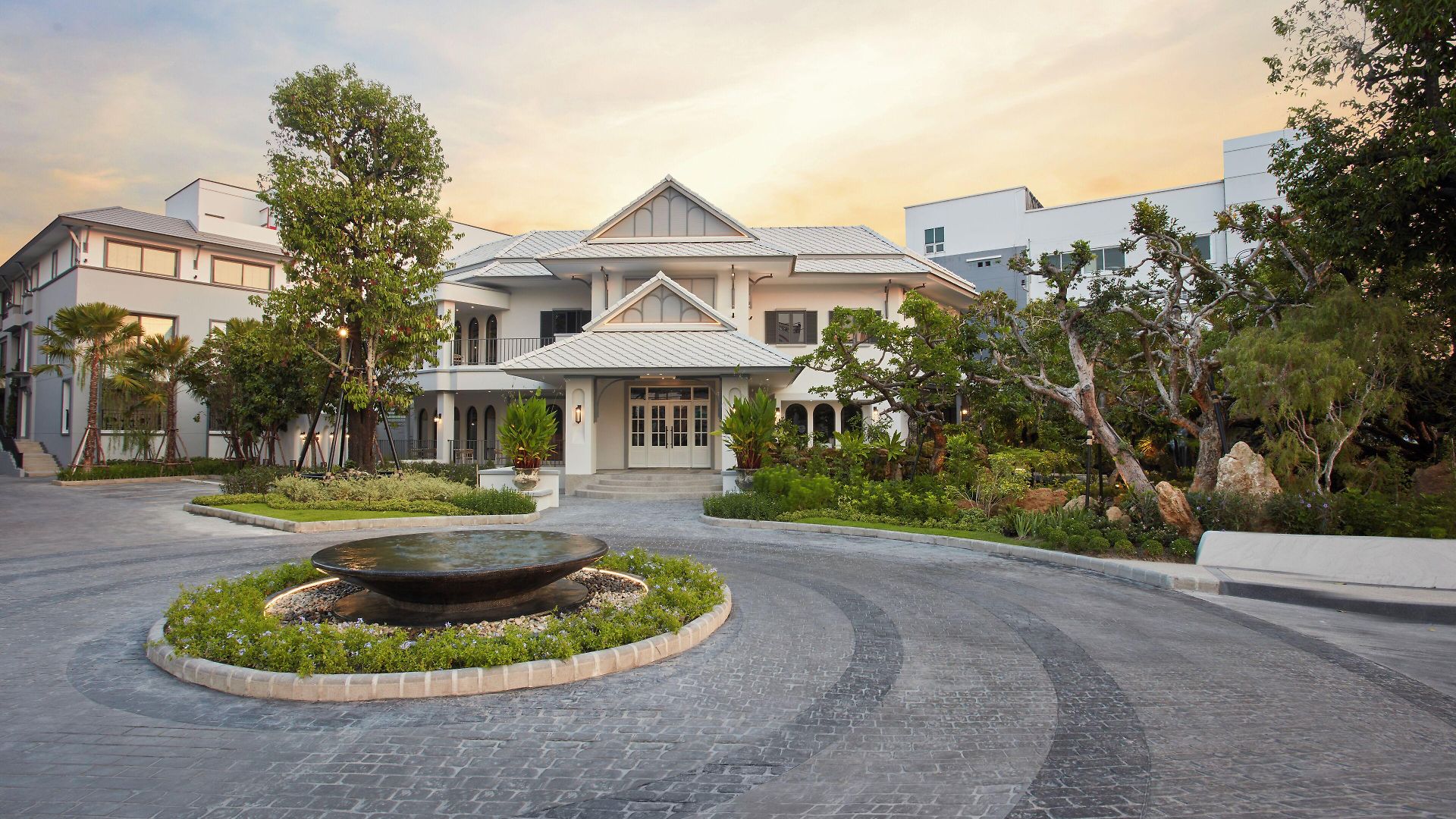 โรงแรม Health Land &