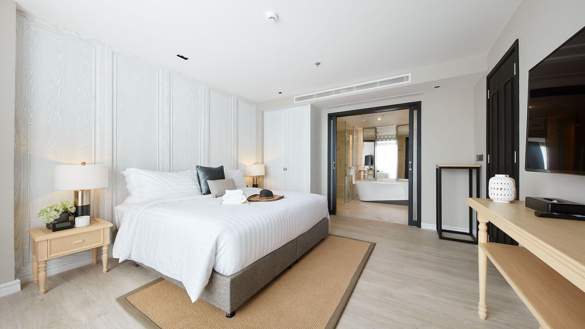 Health Land & โรงแรม Pattaya